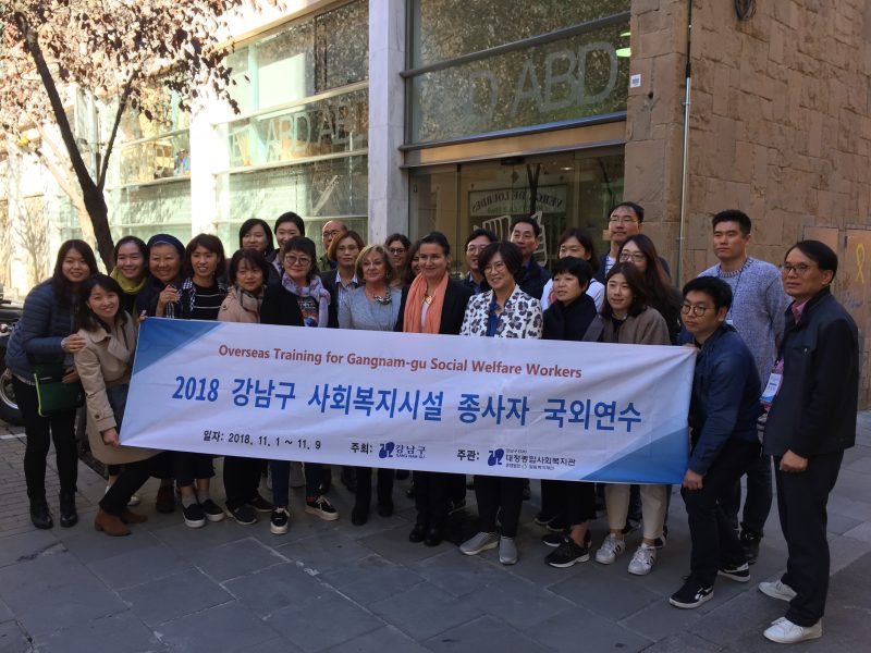 Un centre social coreà visita ABD per compartir iniciatives de benestar social i suport a persones vulnerables