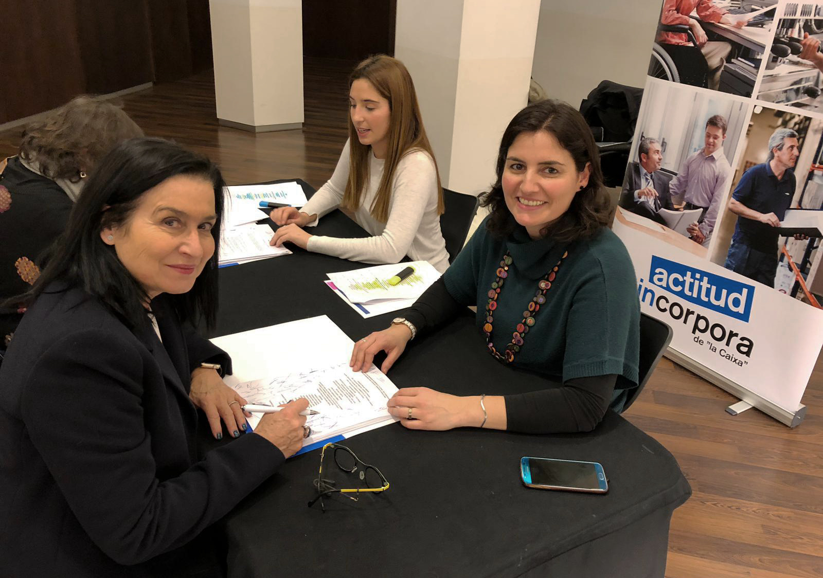 ABD firma un conveni amb Fundació la Caixa pel programa Incorpora d’inserció laboral a Sants i l’Hospitalet del Llobregat