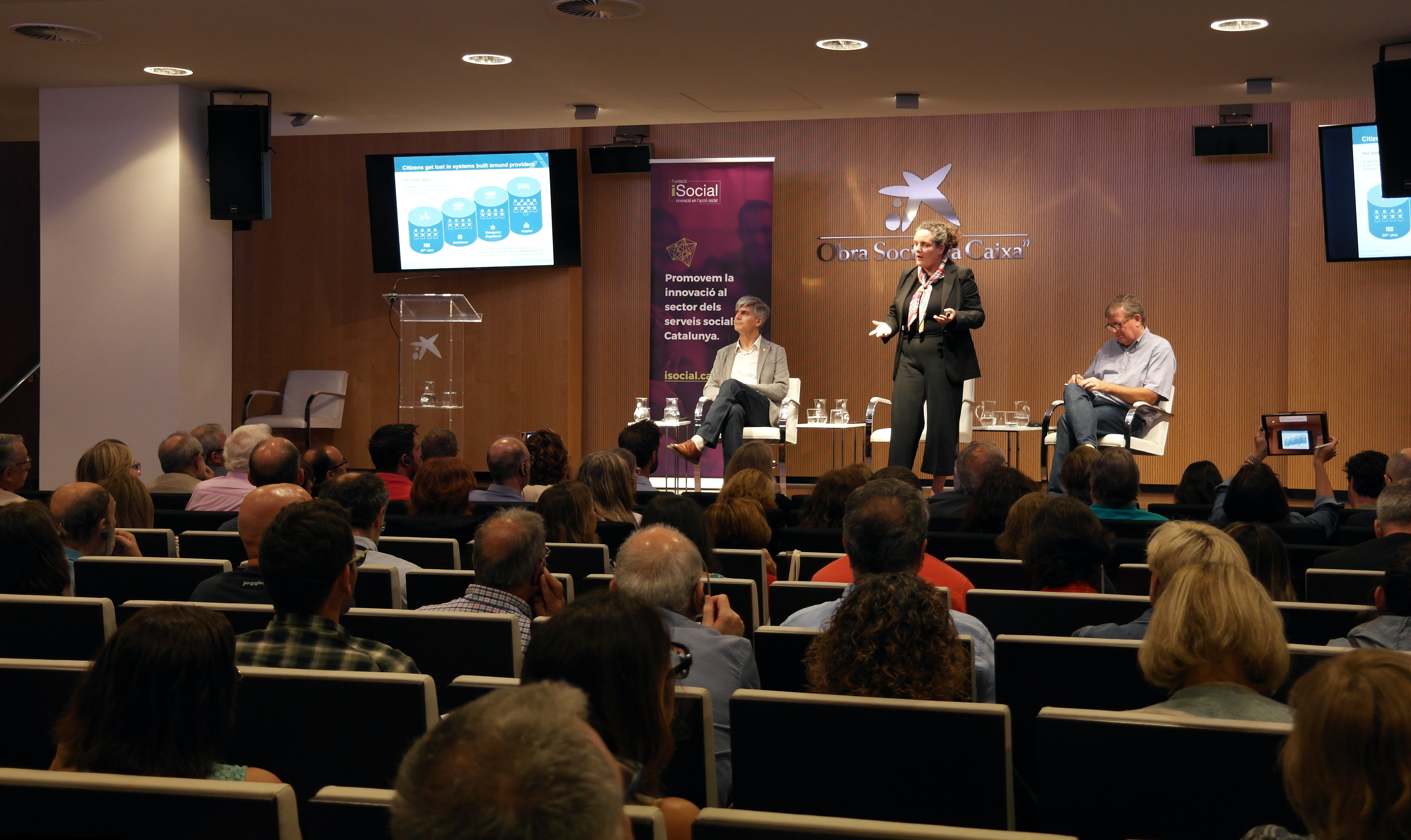 La Fundación iSocial y la Fundación La Caixa llenan el Palau Macaya en la primera sesión de un ciclo de conferencias sobre Big Data y servicios sociales